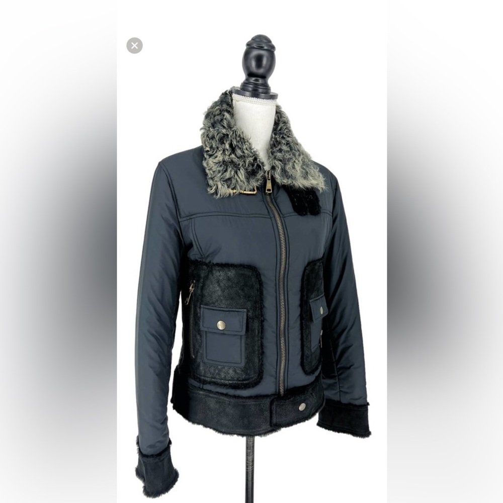 🥰🥰Dolce & Gabbana Polyester Lambskin Coat with Kalgan Fur Collar!